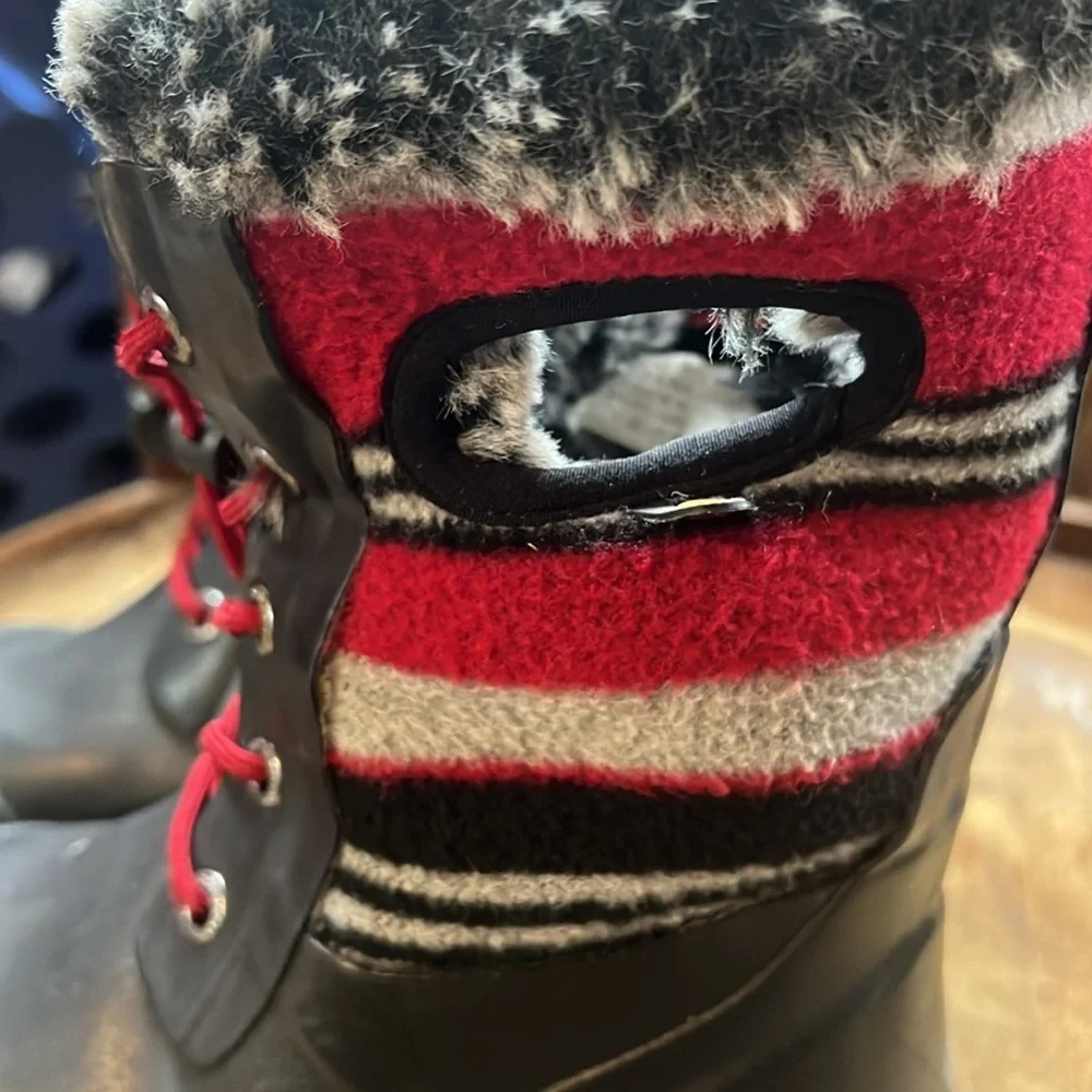 Youth size 13 waterproof boots. Partially lined with 50% wool. These are…